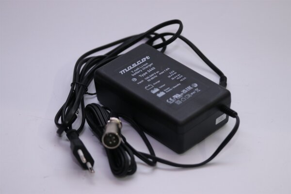Ersatzladegerät 7S für GIANT Twist Energy Set - 26 Volt Li-Ion Akku - 29,4 Volt 2,5A Li-Ion mit XLR-Buchse [2=+ / 4=-]