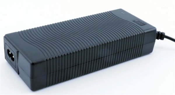 Tischladegerät - FCL2000-546C13S - 13S 46.8 V/48V (13S 3.6V*13/3.7V*13) Li-ion/Li-Polymer oder 15S 48V (15*3.2V) LiFePO4 - 54,6 Volt 2Ah