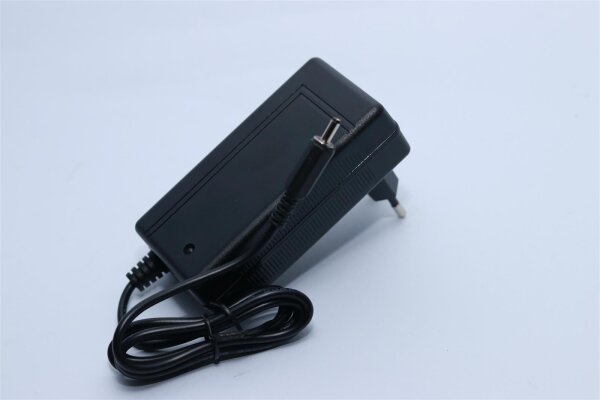 Ersatzladegerät für OZroll 15.247.001 - 18 Volt Ni-CD / Ni-MH Akkus