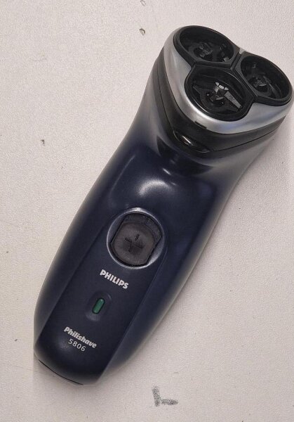 Akkureparatur durch Zellentausch - Philips Philishave 5806