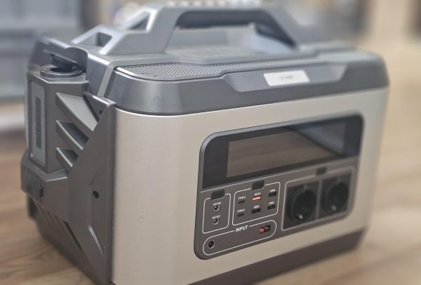 Akkureparatur durch Zellentausch - Revolt M2200L - Solar-Konverter & Powerbank